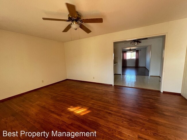 Building Photo - 3 br, 2 bath House - 21 E Madill St
