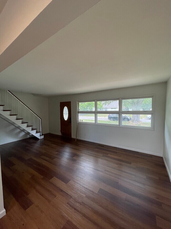 Foto del edificio - 4139 Virginia Cir E