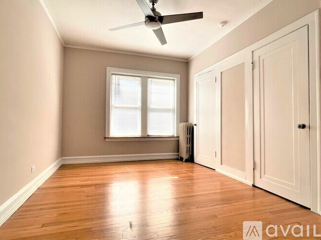 Foto del edificio - 1352 W Carmen Ave