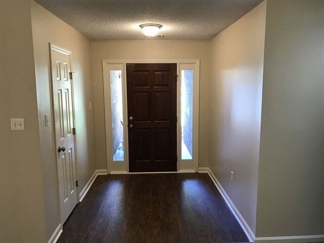 Building Photo - 170 Rosemont Ct