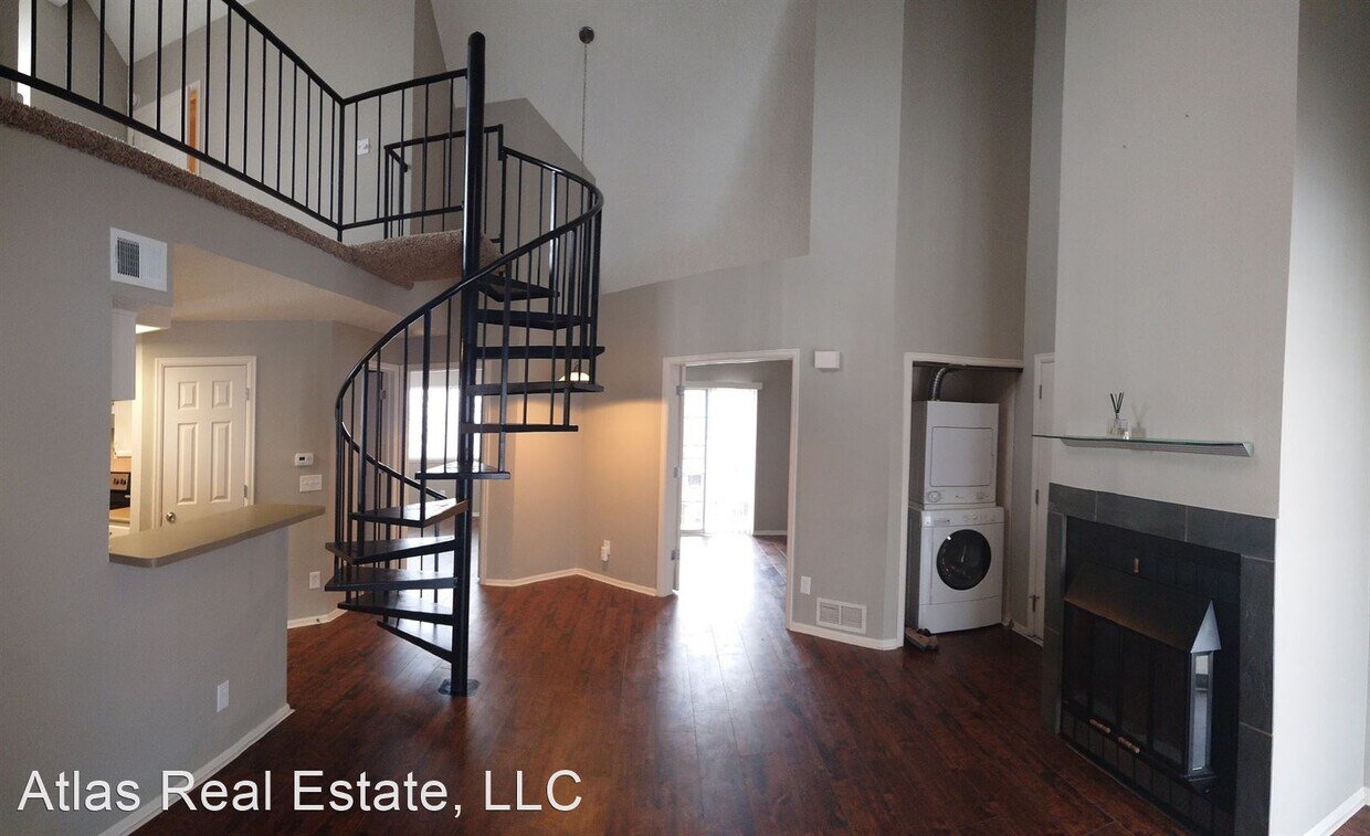 Primary Photo - 13823 E Lehigh Ave