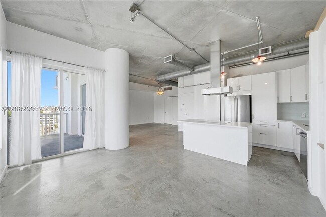 Foto del edificio - 10 SW South River Dr