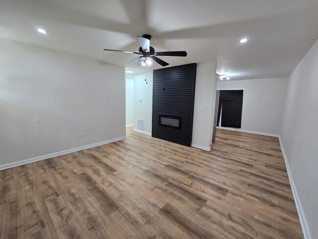 Foto del edificio - 5525 E 13th Pl
