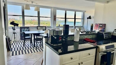 Building Photo - 11930 N Bayshore Dr