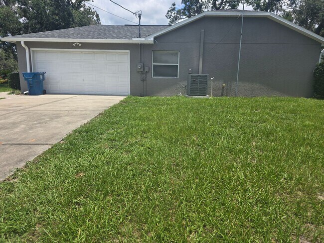 Foto del edificio - 3/2/2 Spring Hill Home