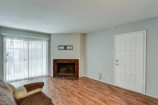 Building Photo - 9350 Country Creek St