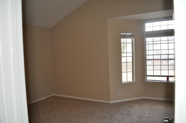 Building Photo - 1912 Joliet Cir