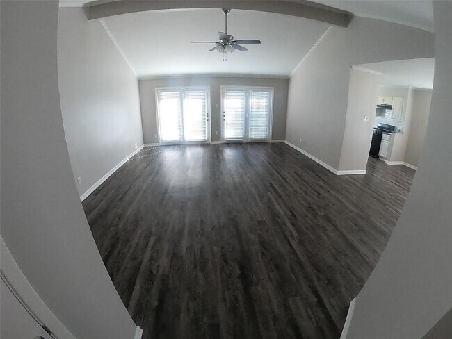 Building Photo - 16011 Soma Dr