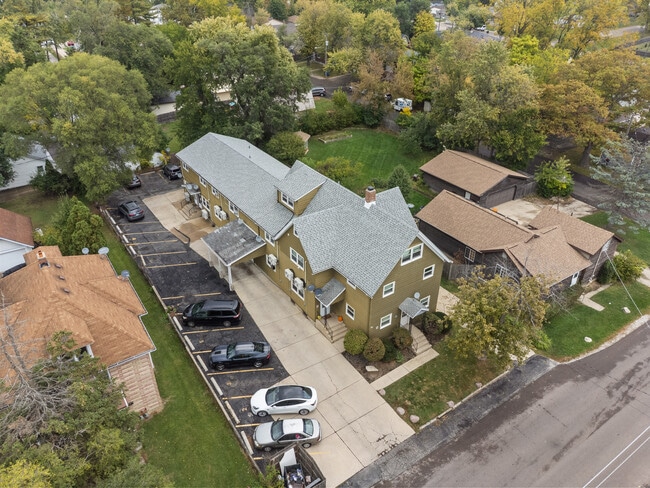 Building Photo - 304 Hankes Ave