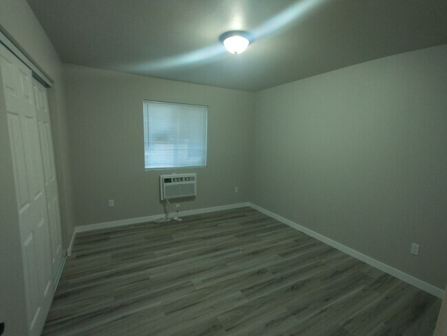 Foto del edificio - 491/493 S 9th St