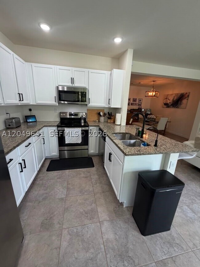Foto del edificio - 3409 W 104th Terrace