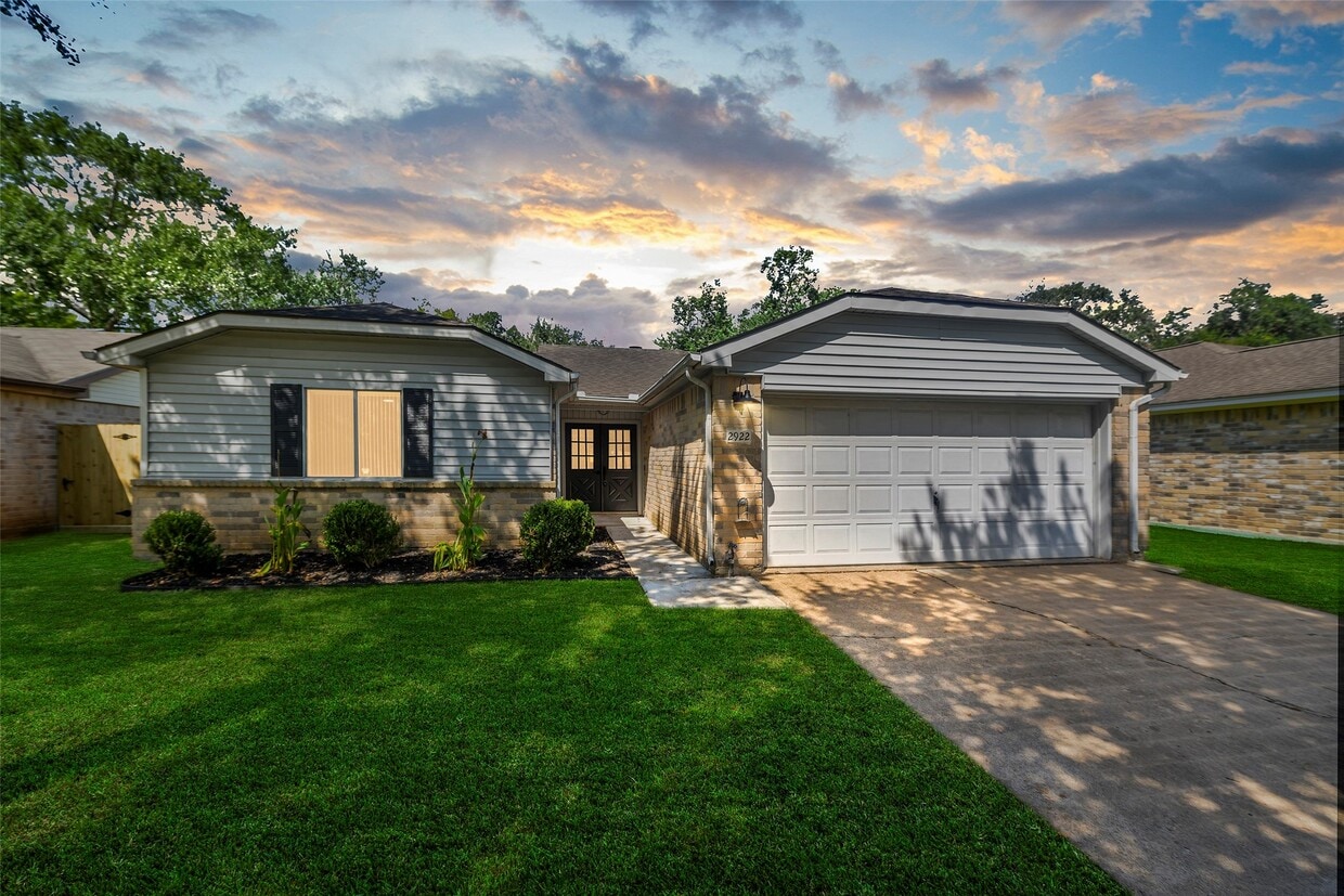 Primary Photo - 2922 Whetrock Ln