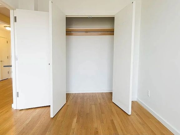 Building Photo - 261 Eckford St