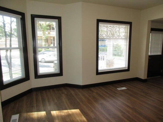 Foto del edificio - 141 E Gorham St