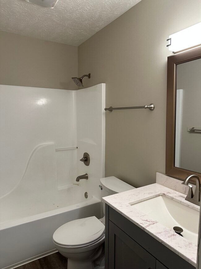 Baño - 2213 Douglas Dam Rd