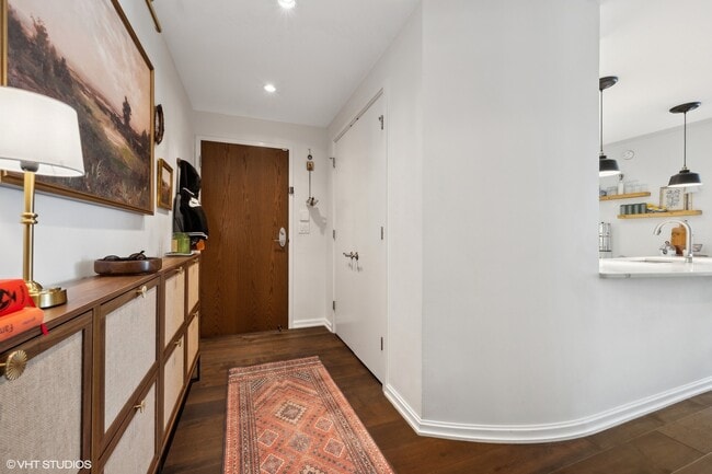 Foto del edificio - 160 E Illinois St