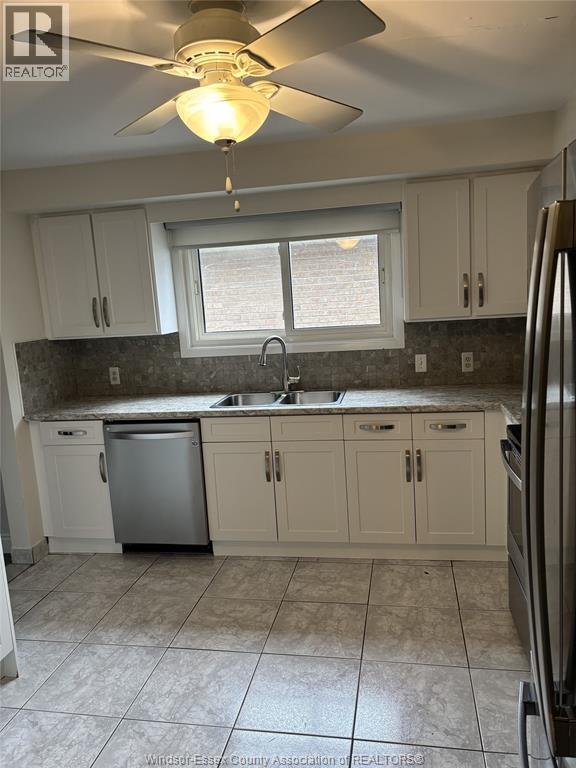 Photo du bâtiment - 3154 Regis Ave