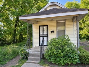 Building Photo - 331 W Dison Ave