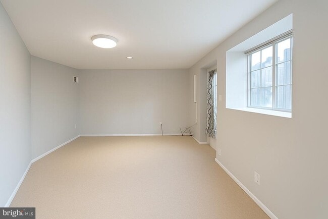 Building Photo - 5314 Larochelle Dr