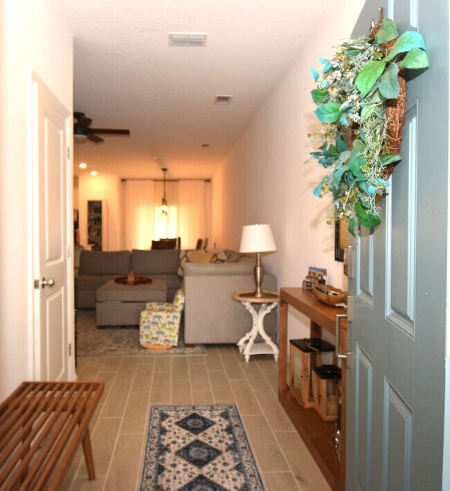 Foto del edificio - Spacious 3-bedroom, 2.5-bath townhome