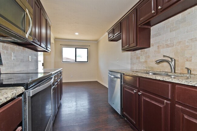 Building Photo - 502 Campfire Dr