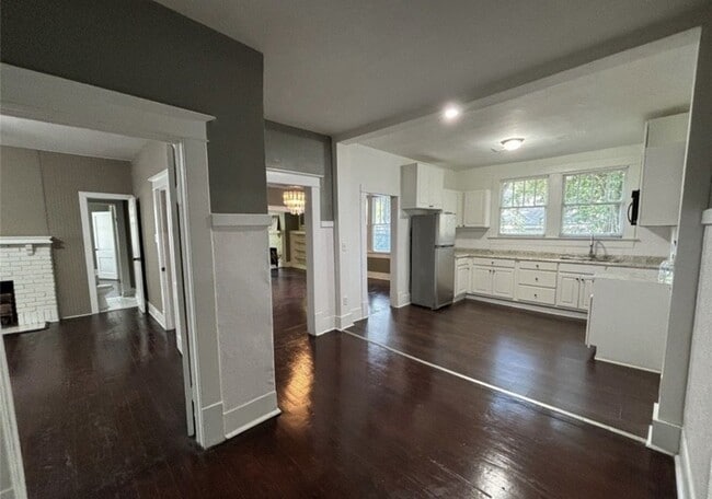 Building Photo - 2232 St Charles Ave