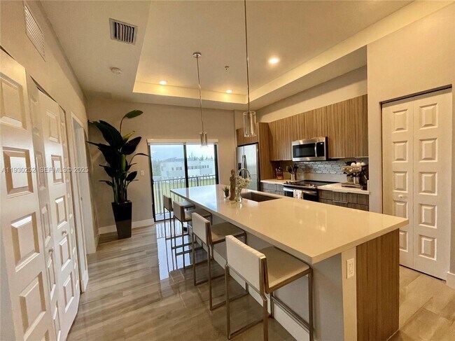 Foto del edificio - 7825 NW 104th Ave