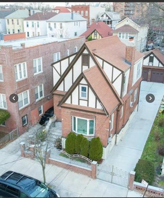 Primary Photo - 861 E 231st St