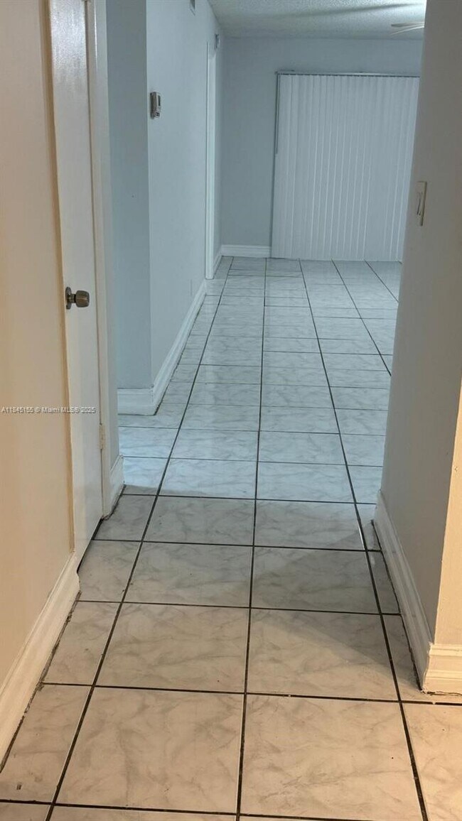 Foto del edificio - 1700 NW 58th Terrace
