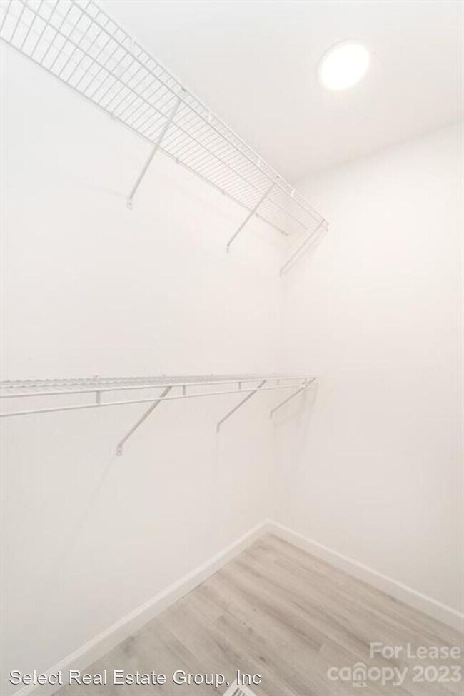 Building Photo - 2 br, 2 bath House - 1117 East McGill Street