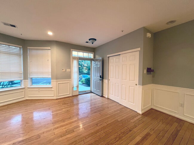 front entryway and closet - 305 Dresher Woods Dr