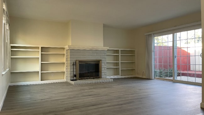 Building Photo - 608 Lisa Way