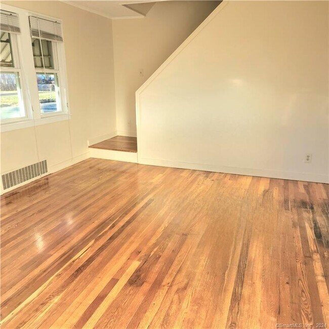 49 Jacobs Rd, Berlin, CT 06037 Room for Rent in Berlin, CT