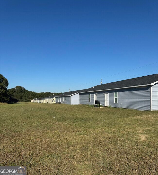 Foto del edificio - 131 Ronald Pride Blvd