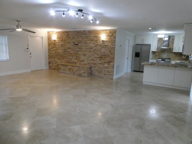 Foto del edificio - 4971 Ataman St