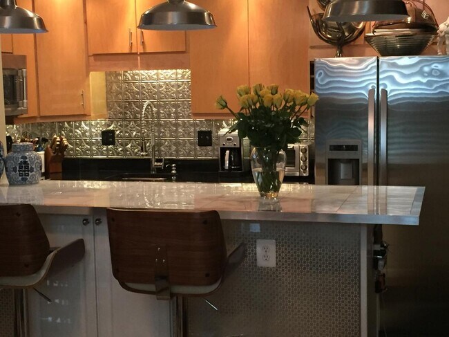Gourmet kitchen - 1118 10th St NW