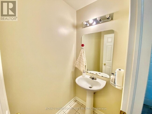 Building Photo - 40 Jackman Terrace