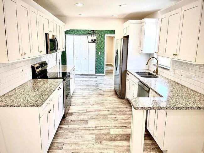 Building Photo - 810 Southwest Boulevard N