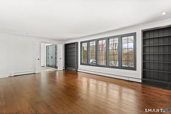 Building Photo - 11 Partrick Ln