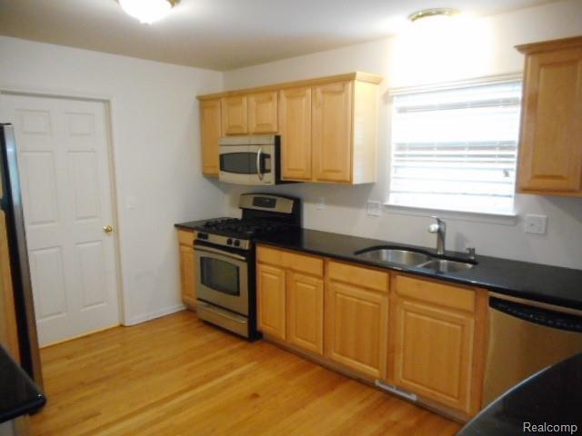 Building Photo - 733 Woodhaven Dr