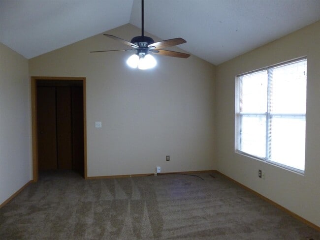 Building Photo - 5705 S Stonegate Ave