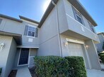 Foto principal - Gorgeous 3 bedroom 2.5 bathroom Townhouse ...