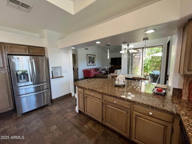 Foto del edificio - 10283 N 103rd St