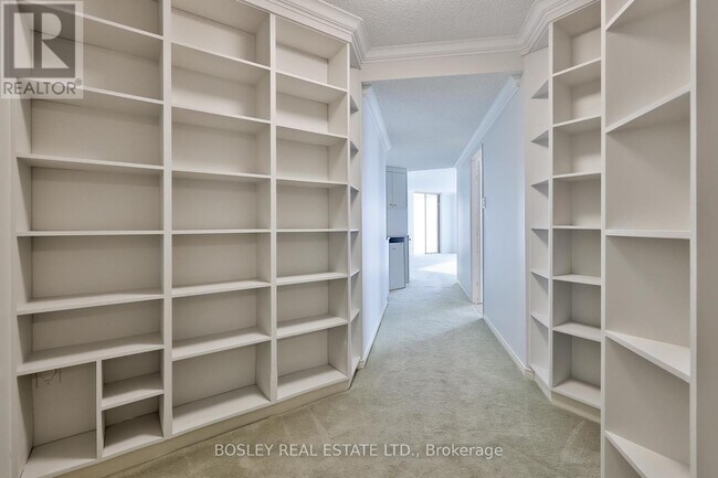 Building Photo - 131 Beecroft Rd