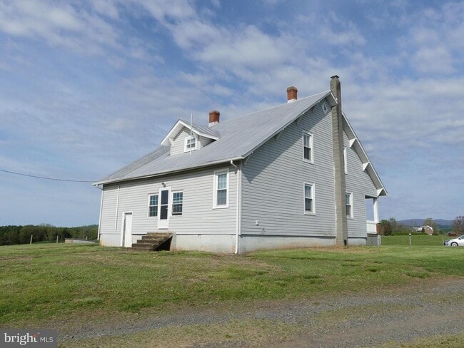Building Photo - 792 Willis Rd