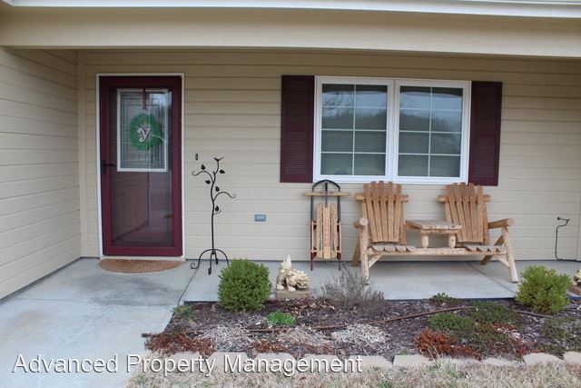 Building Photo - 3 br, 2 bath House - 900 Highland Ridge Dr