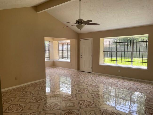 Foto del edificio - 3 bedroom / 2bath home in Southwest Houston.