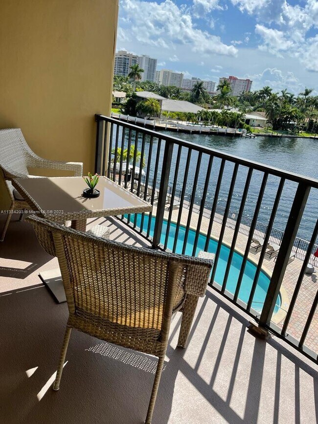 Foto del edificio - 301 Golden Isles Dr