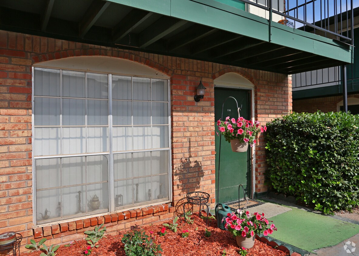 Santa Fe Village & Highlander Apartments Wichita Falls, TX