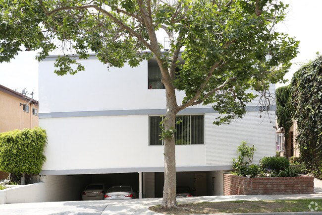 Building Photo - 329 S Rexford Dr